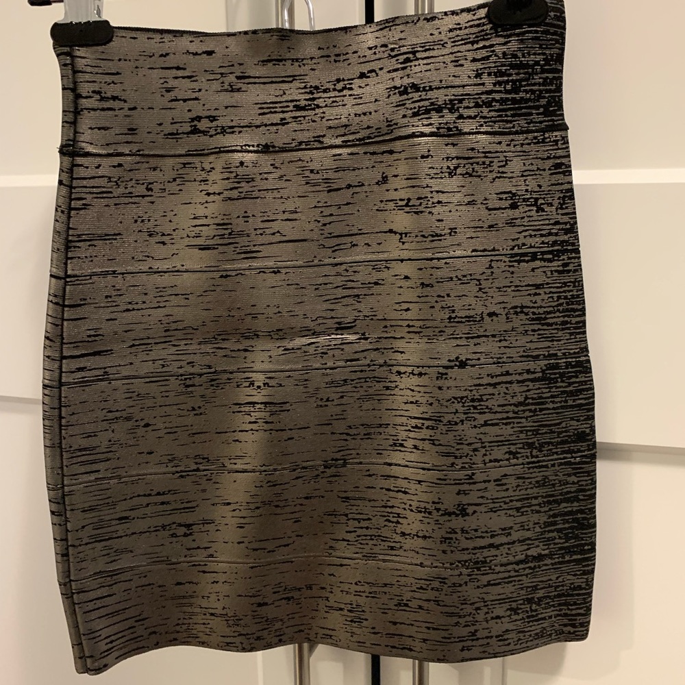 BCBG fitted bandage skirt